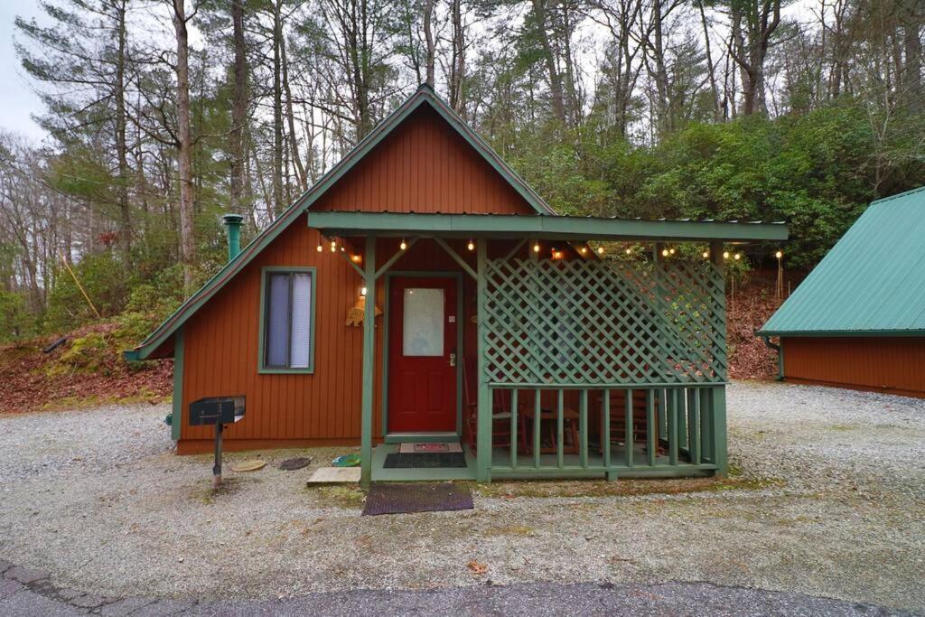 Cute Updated Mountain Cabin Fireplace #3 Гелен Екстер'єр фото